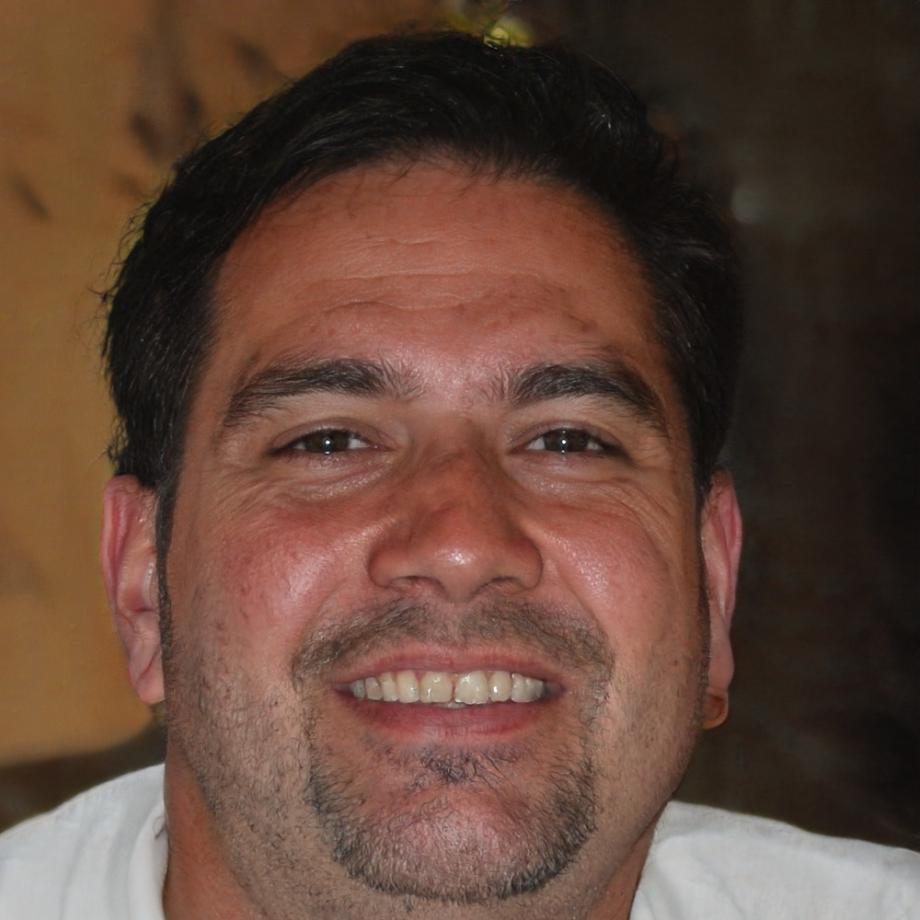 Portrait de Marc Dubois, expert en planification budgétaire